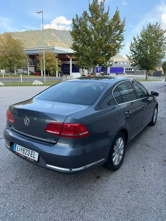 Volkswagen Passat 2011 photo 3