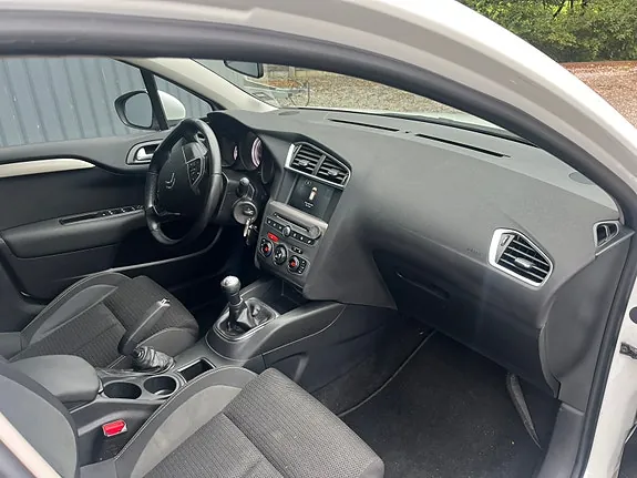 Citroen C4 2016 photo 4
