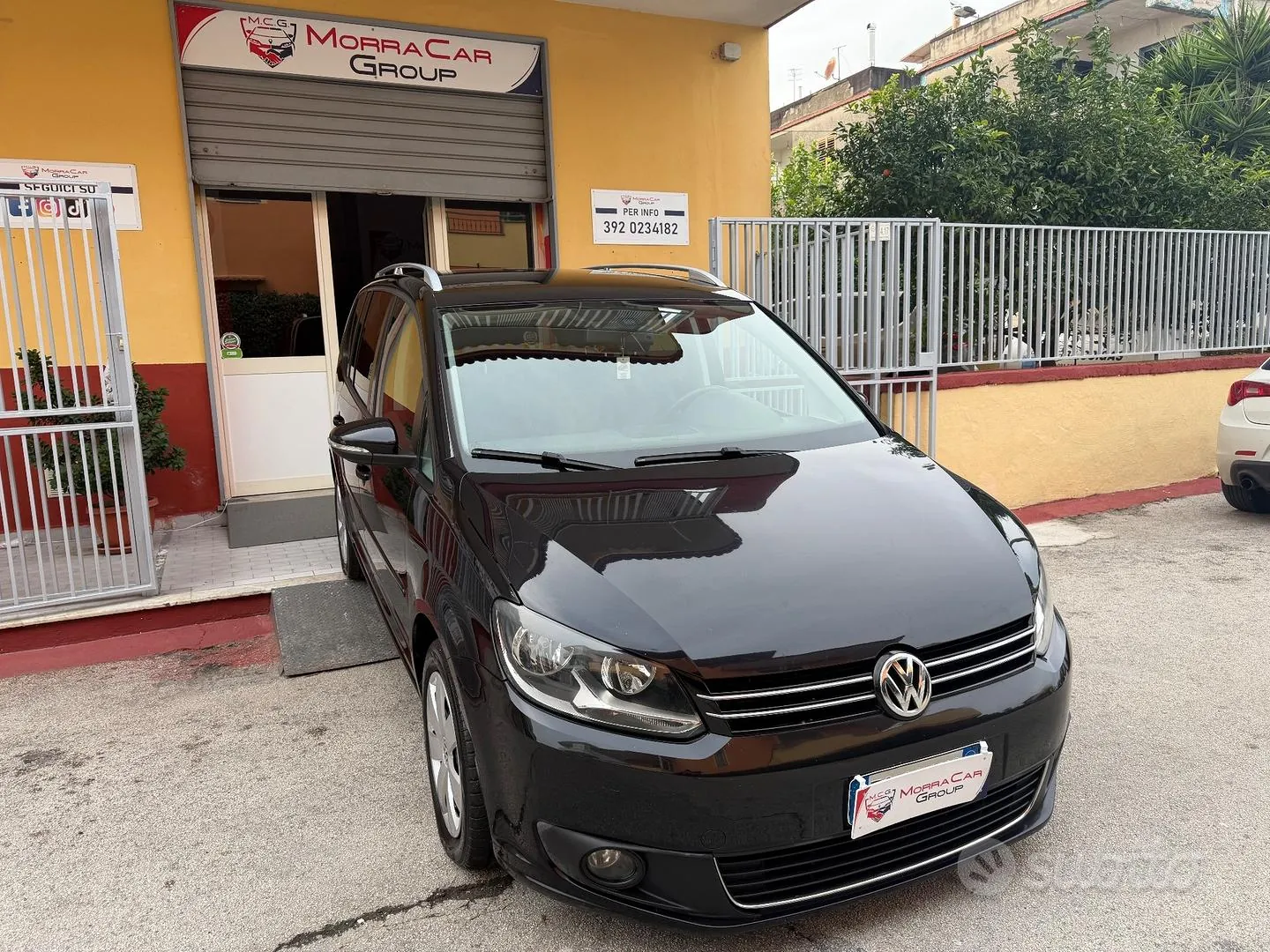 Volkswagen Touran 2011 photo 2