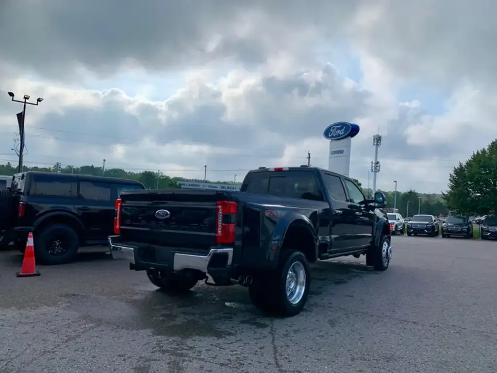 Ford F-450 Super Duty 2026 photo 5