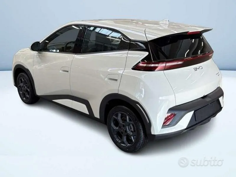 BYD Dolphin 2026 photo 4