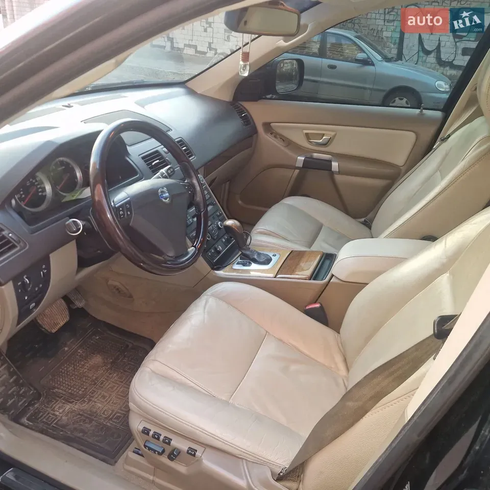 Volvo Xc90 2011 photo 2