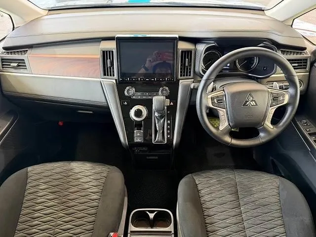 Mitsubishi Delica D 2024 photo 2