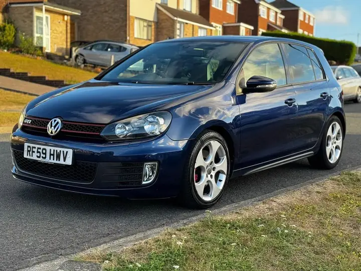 Volkswagen Golf 2010 photo 5