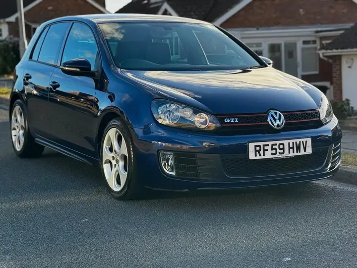Volkswagen Golf 2010 photo 2