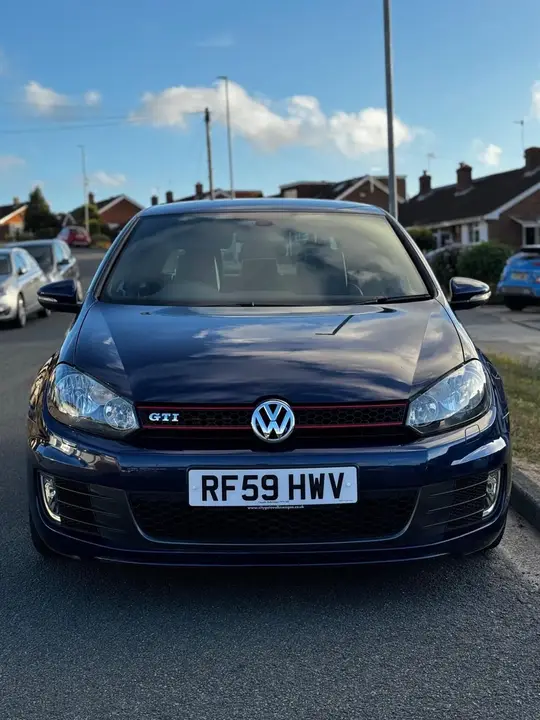 Volkswagen Golf 2010 photo 3