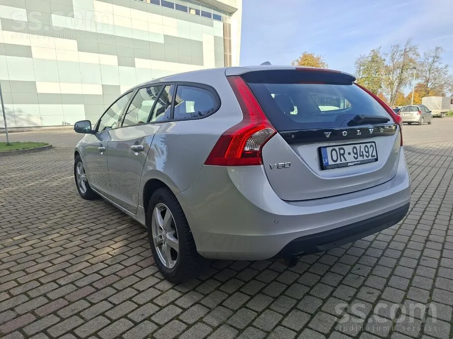 Volvo V60 2012 photo 3