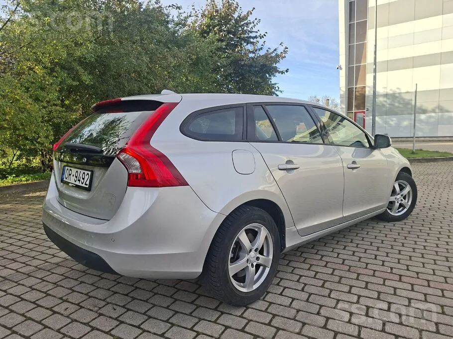 Volvo V60 2012 photo 4