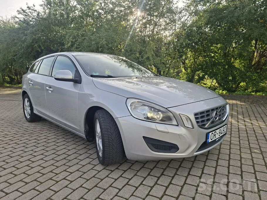 Volvo V60 2012 photo 2