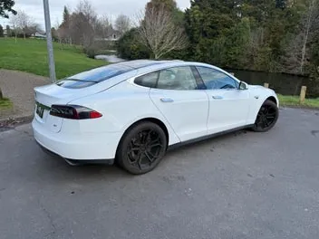 Tesla Model S 2015 photo 5