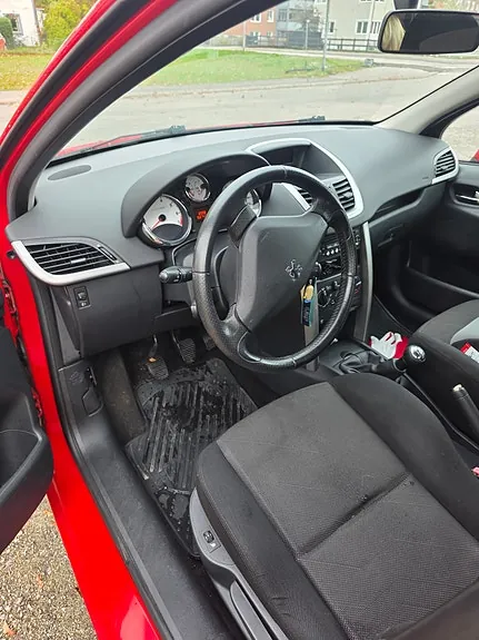 Peugeot 207 2008 photo 5