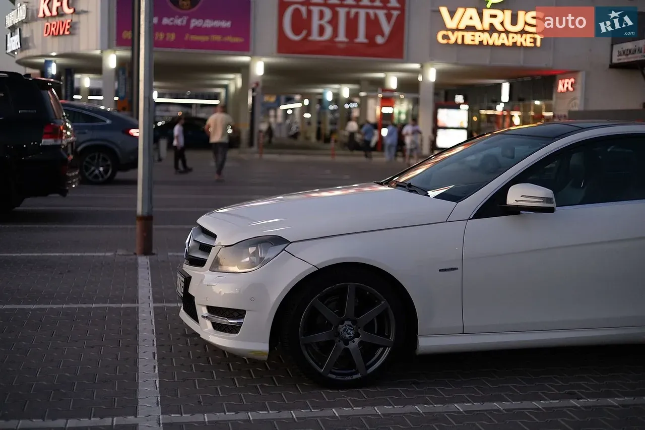 Mercedes-Benz C-Class 2012 photo 5