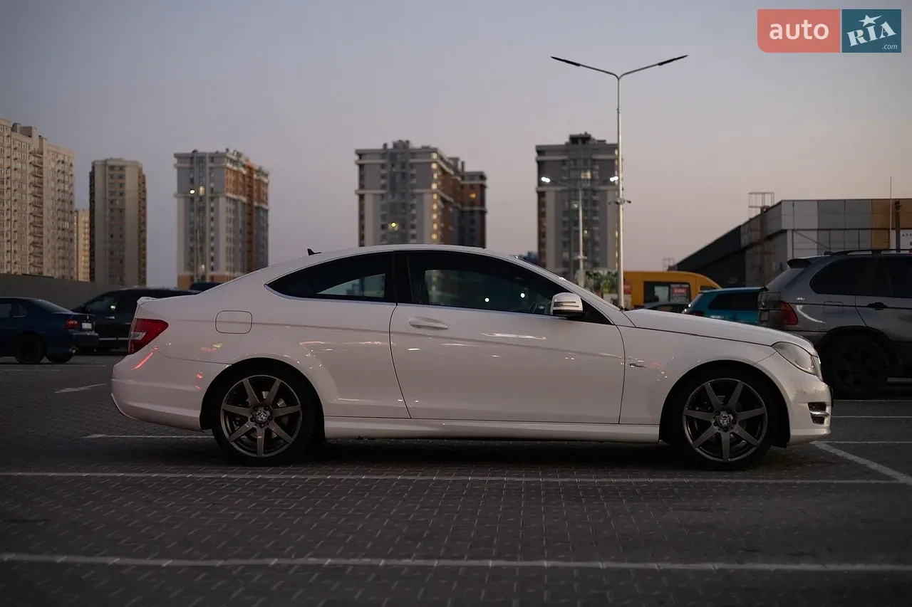 Mercedes-Benz C-Class 2012 photo 4