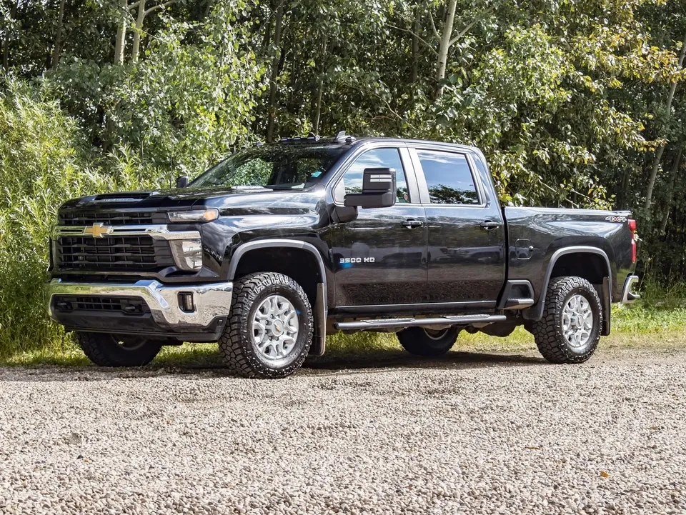 Chevrolet Silverado 3500Hd 2024 photo 3