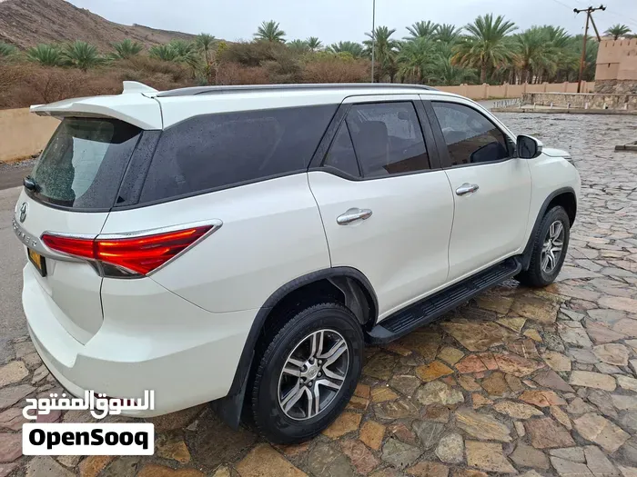 Toyota Fortuner 2022 photo 2