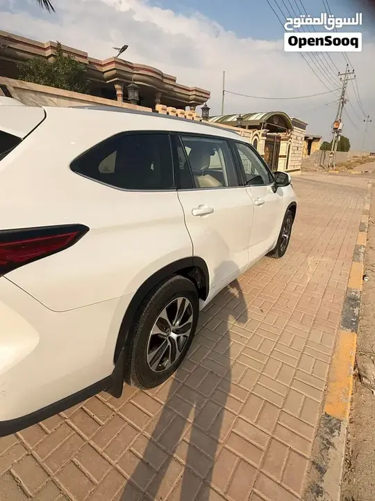 Toyota Highlander 2022 photo 2