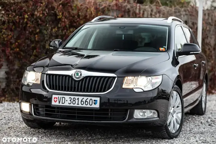 Skoda Superb 2011 photo 5