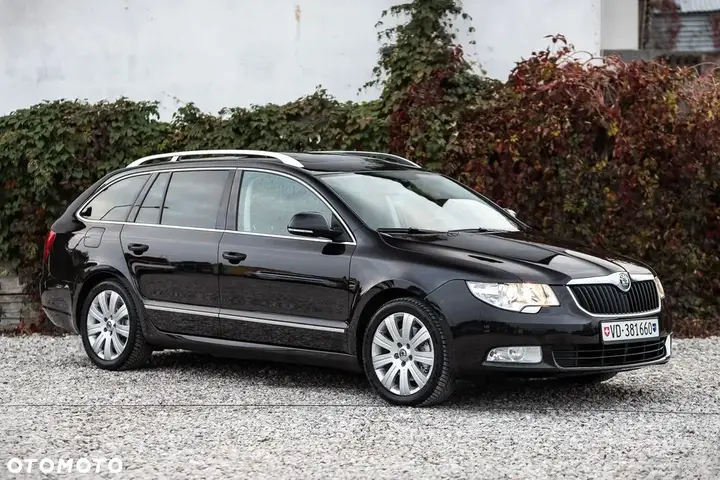 Skoda Superb 2011 photo 3