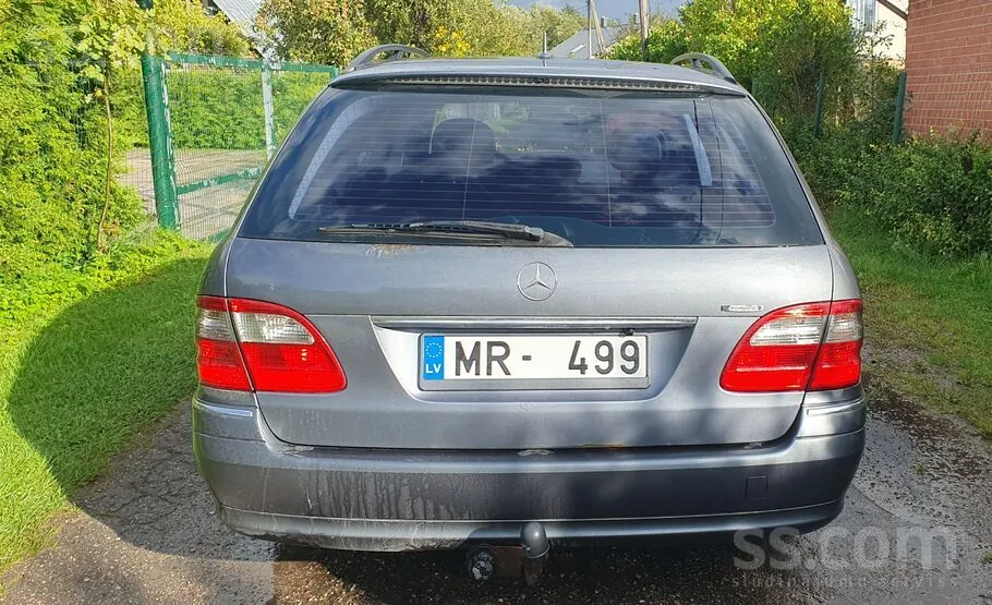 Mercedes-Benz E220 2006 photo 4