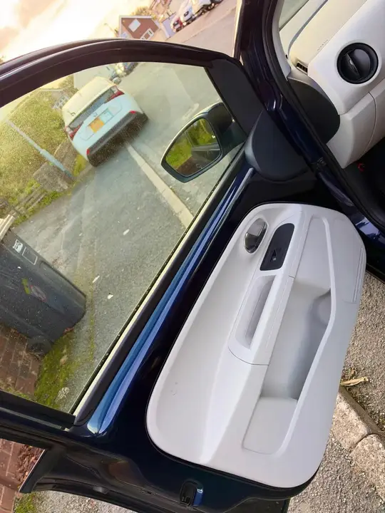 Volkswagen Up 2013 photo 4