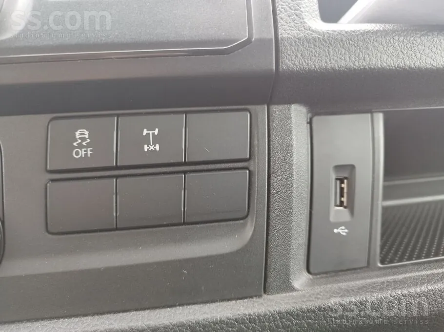 Volkswagen Transporter 2016 photo 2