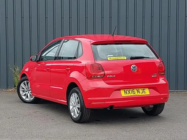 Volkswagen Polo 2016 photo 2