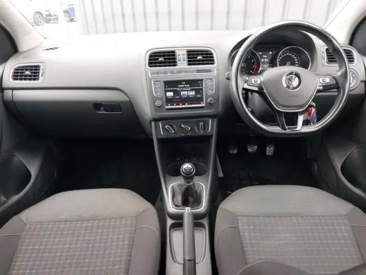 Volkswagen Polo 2016 photo 3