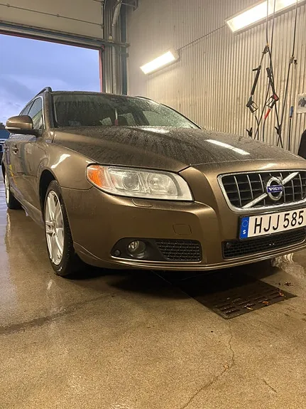 Volvo V70 2013 photo 2
