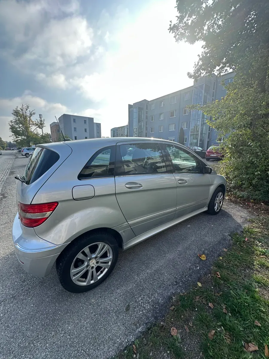 Mercedes-Benz B-Class 2008 photo 2