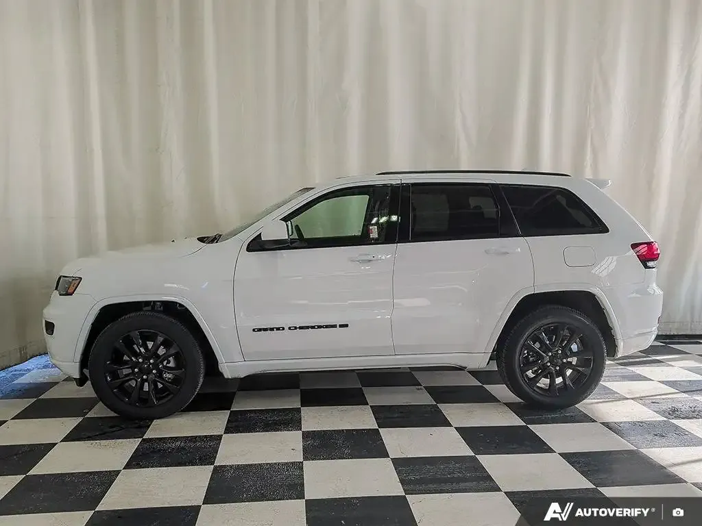 Jeep Grand Cherokee 2022 photo 3
