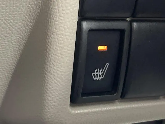 Nissan Luks E 2011 photo 5