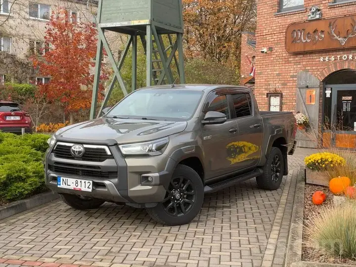 Toyota Hilux