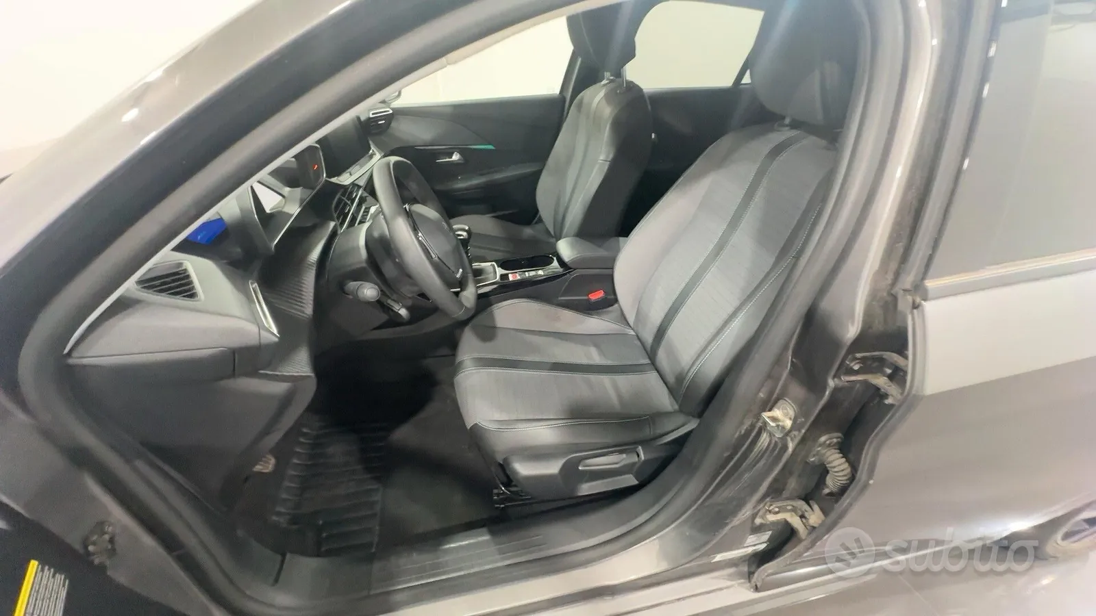 Peugeot 208 2023 photo 5