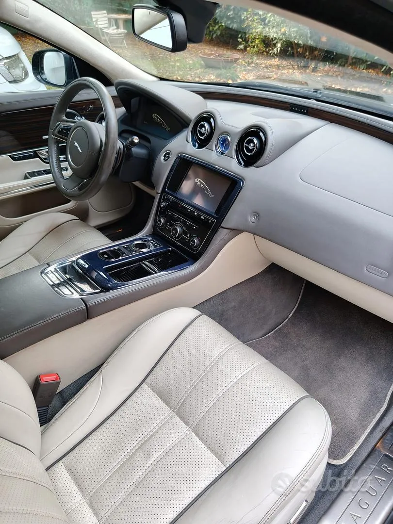 Jaguar Xj 2011 photo 5
