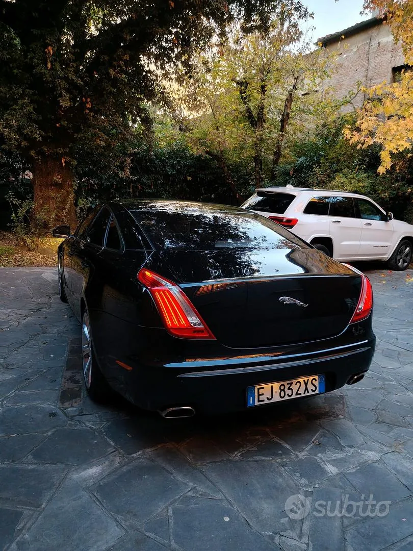 Jaguar Xj 2011 photo 2