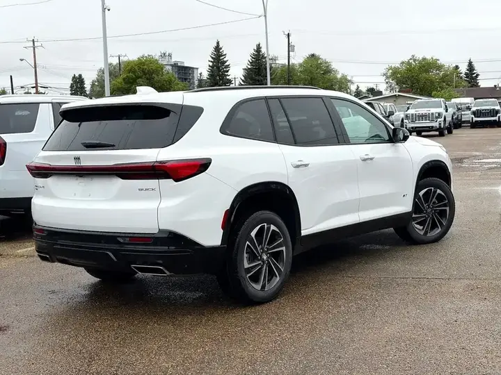 Buick Enclave 2026 photo 3