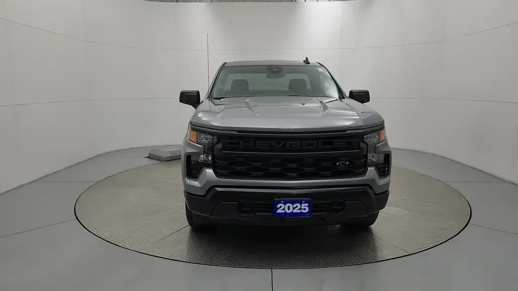 Chevrolet Silverado 1500 2025 photo 3