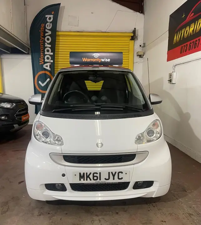 Smart Fortwo 2011 photo 2
