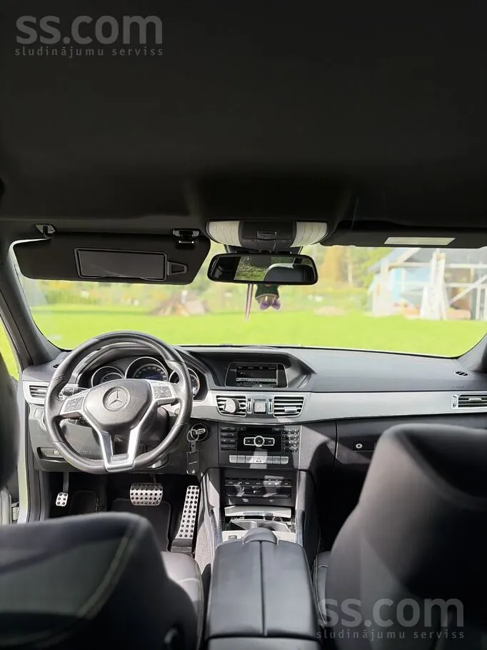 Mercedes-Benz E220 2013 photo 4