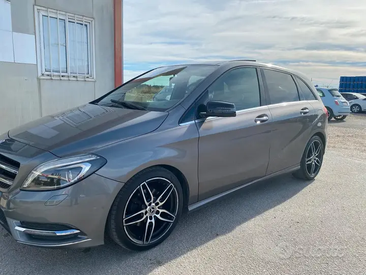 Mercedes-Benz B