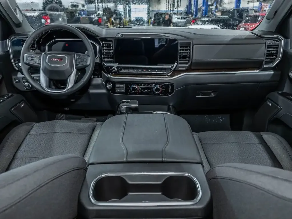 GMC Sierra 1500 2026 photo 2