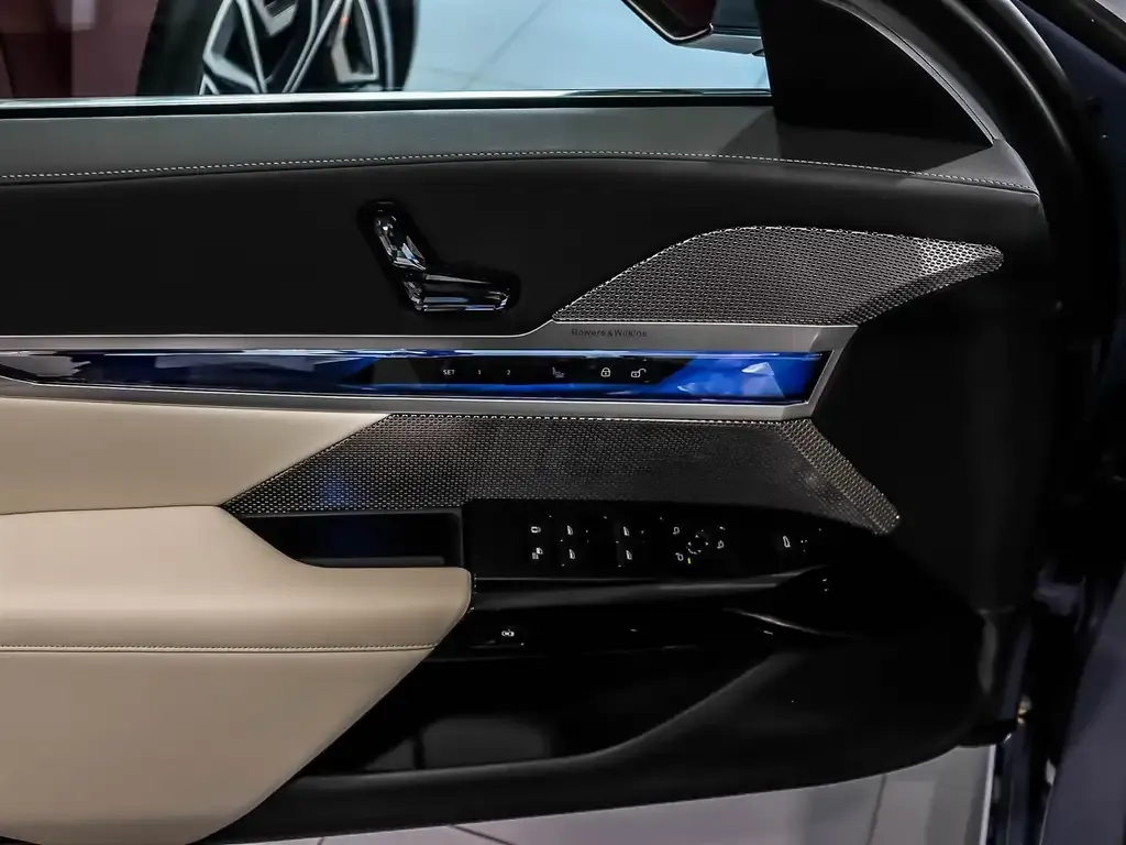 BMW I7 2023 photo 3