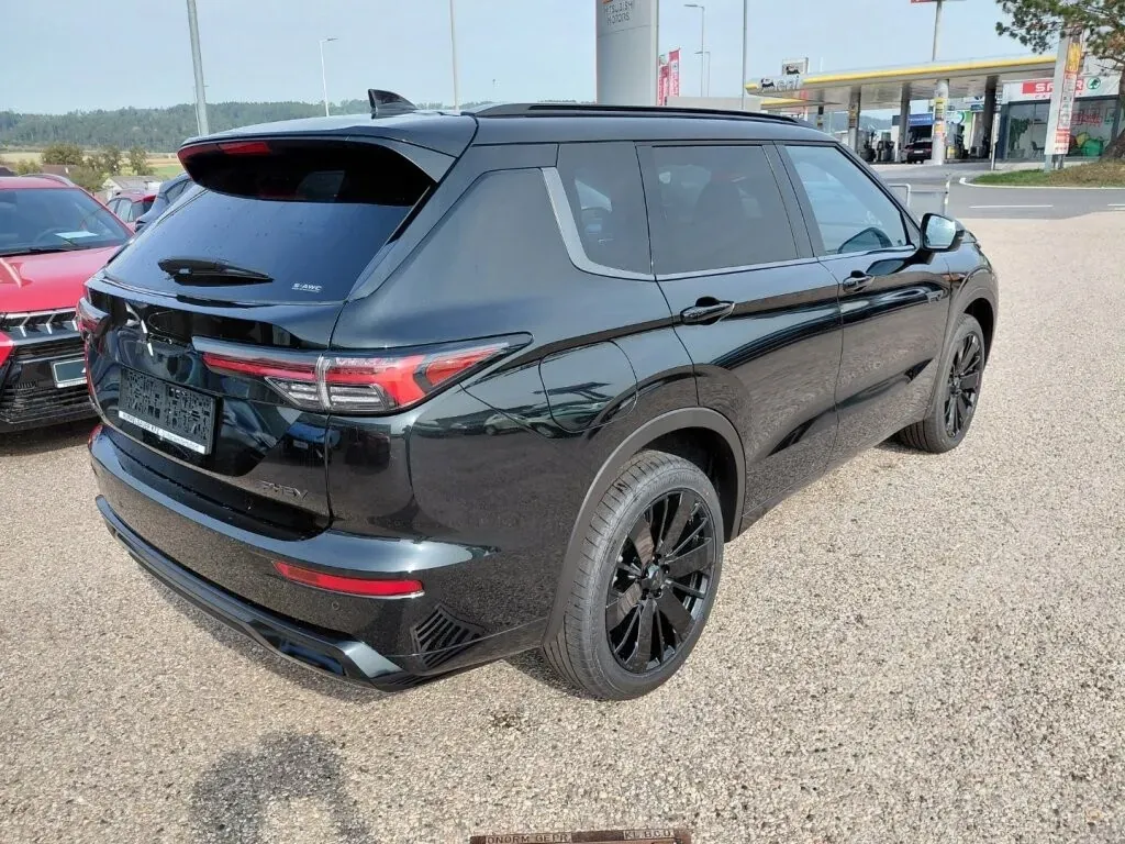 Mitsubishi Outlander photo 3