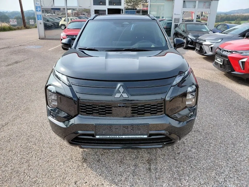 Mitsubishi Outlander photo 2