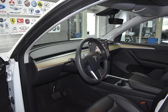 Tesla Model Y 2023 photo 5