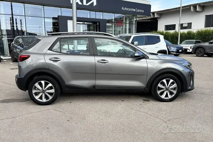 Kia Stonic 2023 photo 4