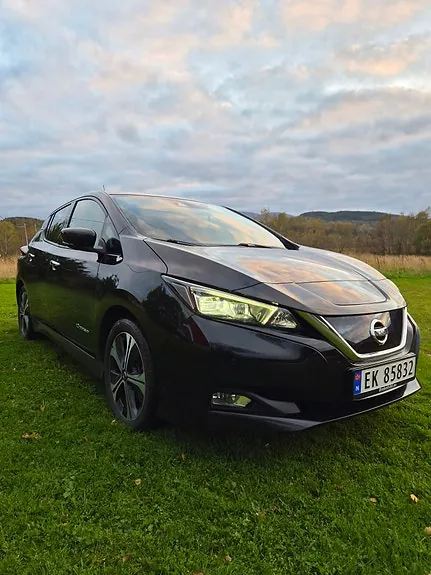 Nissan Leaf 2018 photo 2