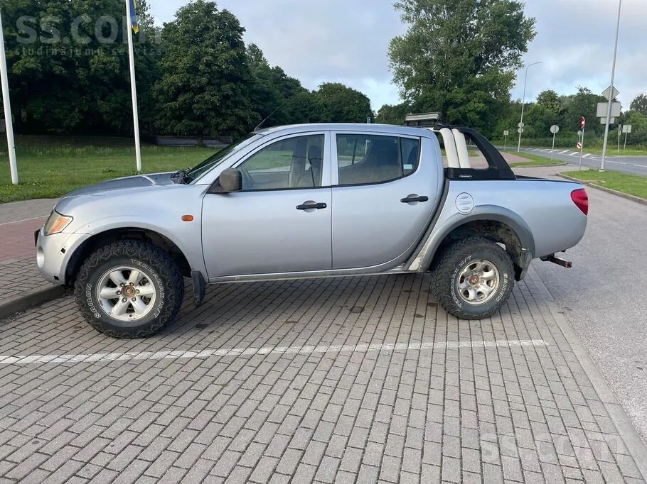 Mitsubishi L200 2007 photo 2