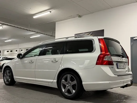Volvo V70 2010 photo 2
