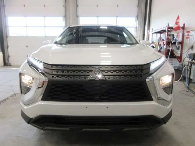 Mitsubishi Eclipse Cross 2022 photo 3